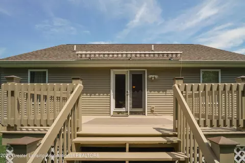 Exterior - 7745 Taragreen Dr, Lansing, MI 48917 photo 10 of 11