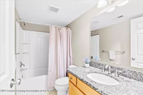 Bath - 1252 Wineleaf Ln, Dewitt, MI 48820 photo 4 of 4