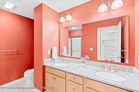 Bath - 1252 Wineleaf Ln, Dewitt, MI 48820 photo 2 of 4