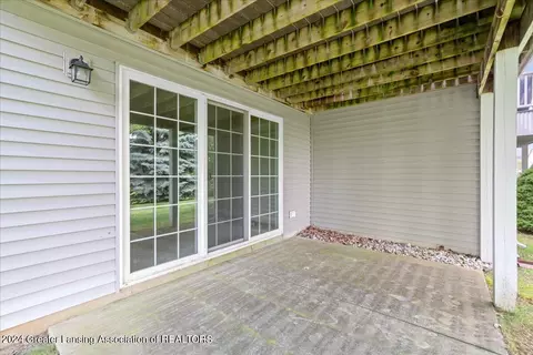 Exterior - 1252 Wineleaf Ln, Dewitt, MI 48820 photo 3 of 6