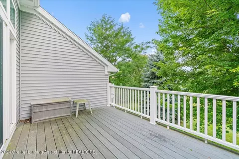 Exterior - 1252 Wineleaf Ln, Dewitt, MI 48820 photo 2 of 6