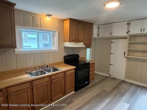 400 Wight St, Saint Johns, MI 48879 photo 3