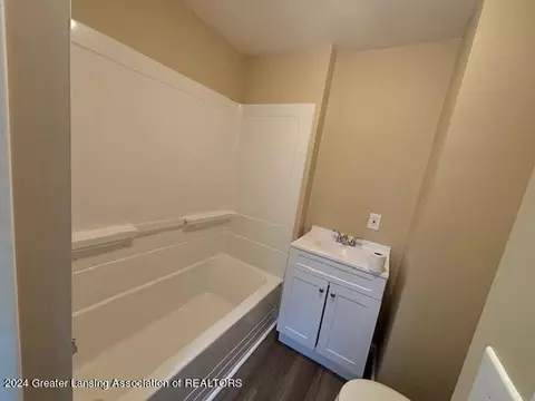 400 Wight St, Saint Johns, MI 48879 photo 9