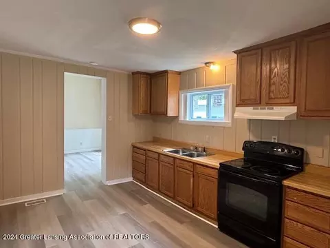 400 Wight St, Saint Johns, MI 48879 photo 2