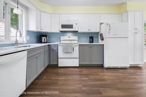 Kitchen - 438 E Washington St, Dimondale, MI 48821 photo 1 of 4