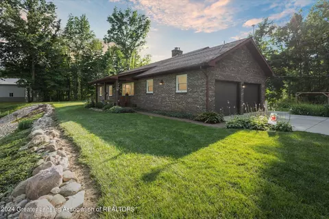 12300 S Grange Rd, Eagle, MI 48822