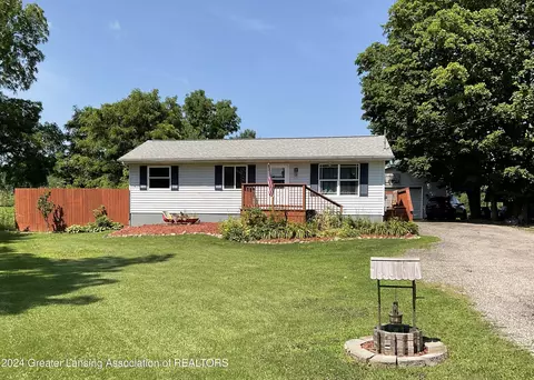 5330 S Ainger Rd, Olivet, MI 49076