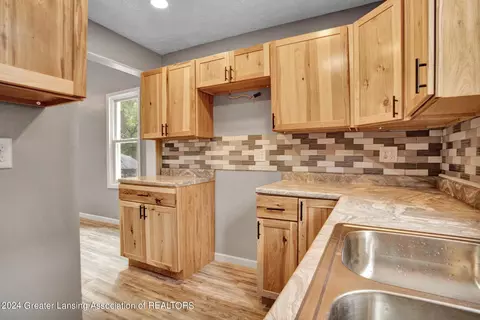 Kitchen - 334 Dunlap St, Lansing, MI 48910 photo 1 of 3