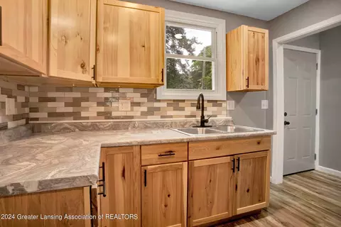 Kitchen - 334 Dunlap St, Lansing, MI 48910 photo 2 of 3