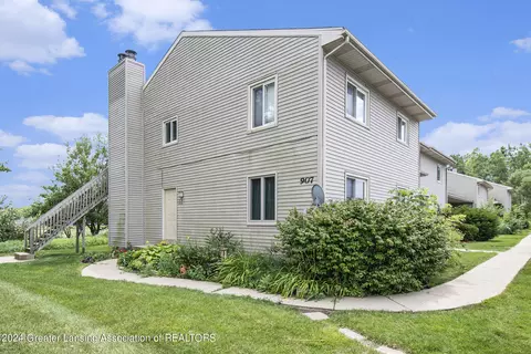 907 Registry Dr #124, Grand Ledge, MI 48837