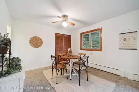 Dining - 980 W Buchanan Rd, Ithaca, MI 48847 photo 2 of 3