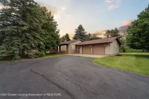 980 W Buchanan Rd, Ithaca, MI 48847