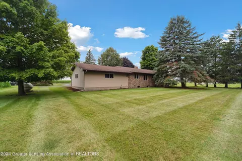 Exterior - 980 W Buchanan Rd, Ithaca, MI 48847 photo 2 of 3