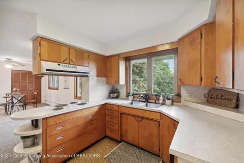 Kitchen - 980 W Buchanan Rd, Ithaca, MI 48847 photo 3 of 3