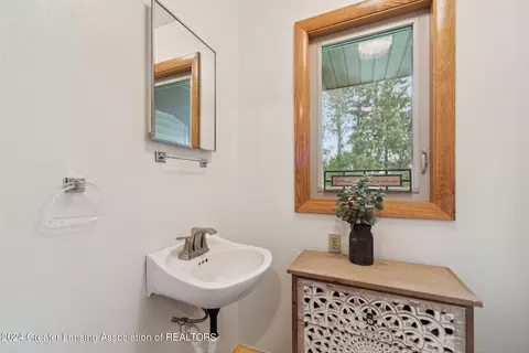 Bath - 980 W Buchanan Rd, Ithaca, MI 48847 photo 1 of 3