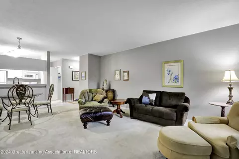 918 Oakbrook Dr, Jackson, MI 49203 photo 3
