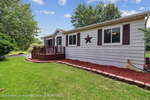 6829 Winegar Rd, Perry, MI 48872 photo 4