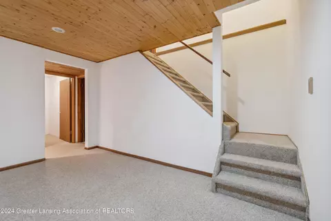 1189 Sunview Dr, Saint Johns, MI 48879 photo 19