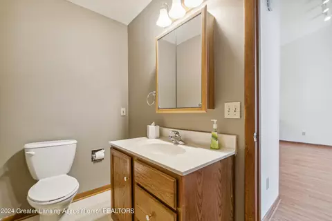 1189 Sunview Dr, Saint Johns, MI 48879 photo 17