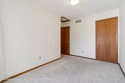 1189 Sunview Dr, Saint Johns, MI 48879 photo 15