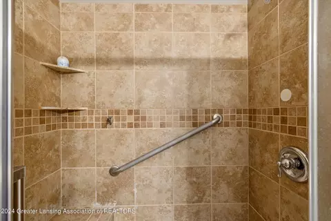 1189 Sunview Dr, Saint Johns, MI 48879 photo 18