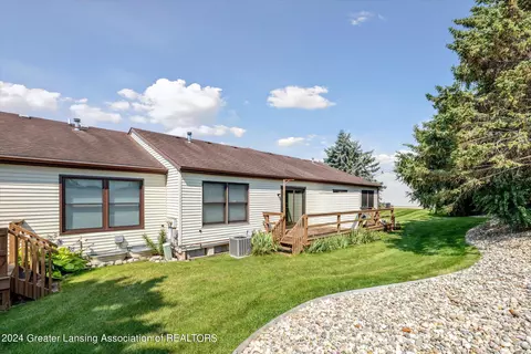 1189 Sunview Dr, Saint Johns, MI 48879 photo 29