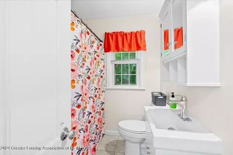 Bath - 532 E Northrup St, Lansing, MI 48911 photo 1 of 1