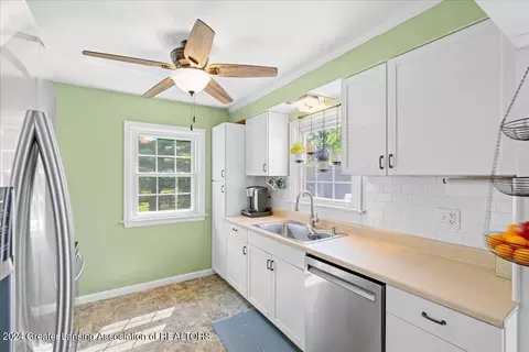 Kitchen - 532 E Northrup St, Lansing, MI 48911 photo 1 of 2