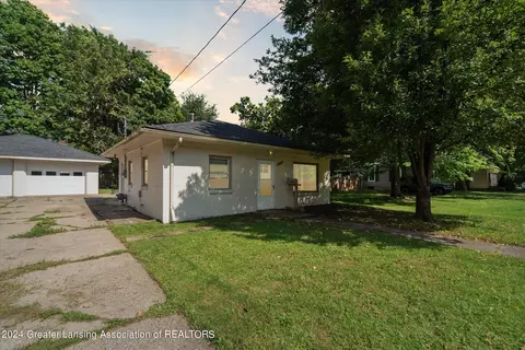 446 N Clinton St, Charlotte, MI 48813