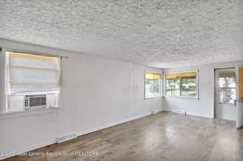 Living - 5682 Edson St, Haslett, MI 48840 photo 2 of 2