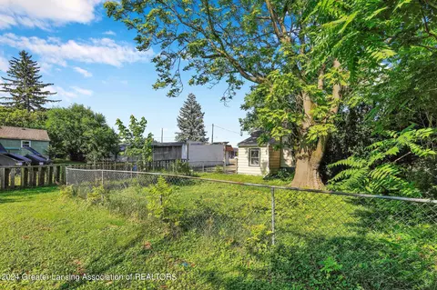 Exterior - 5682 Edson St, Haslett, MI 48840 photo 3 of 4