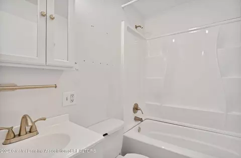 Bath - 5682 Edson St, Haslett, MI 48840 photo 1 of 1