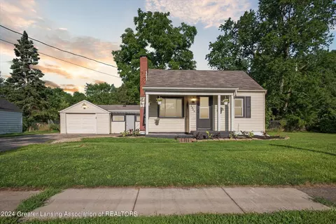 4804 Starr Ave, Lansing, MI 48910