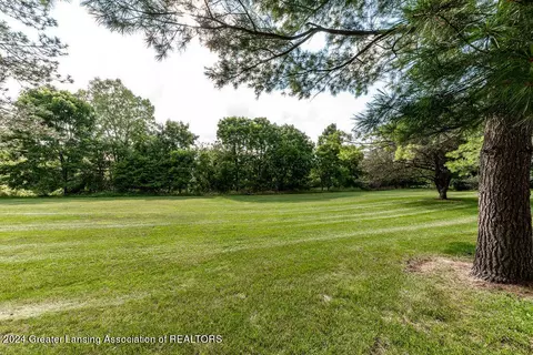 Exterior - 5471 Maple Ridge Rd, Haslett, MI 48840 photo 1 of 4