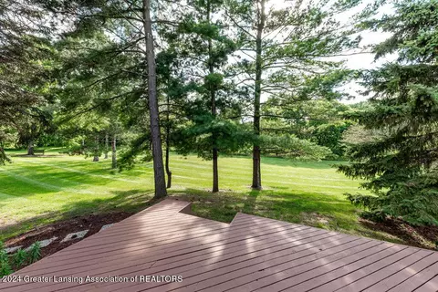 Exterior - 5471 Maple Ridge Rd, Haslett, MI 48840 photo 2 of 4