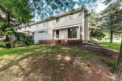 Exterior - 5471 Maple Ridge Rd, Haslett, MI 48840 photo 3 of 4