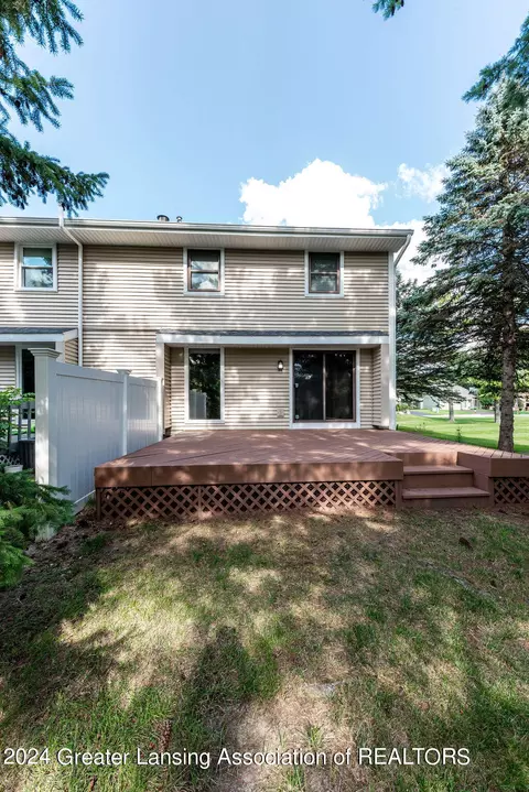 Exterior - 5471 Maple Ridge Rd, Haslett, MI 48840 photo 4 of 4