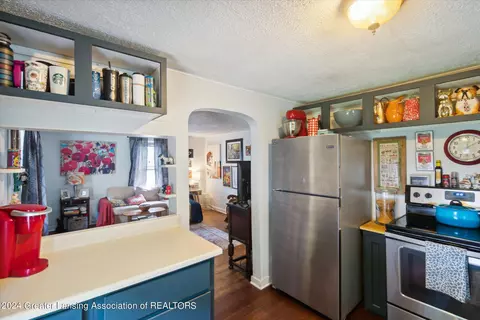644 E Willard Ave, Lansing, MI 48910 photo 23