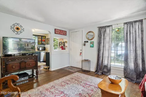 644 E Willard Ave, Lansing, MI 48910 photo 13