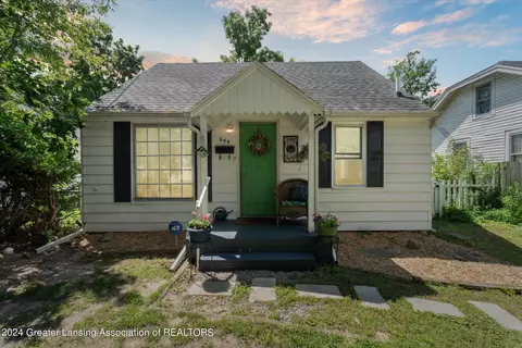 644 E Willard Ave, Lansing, MI 48910