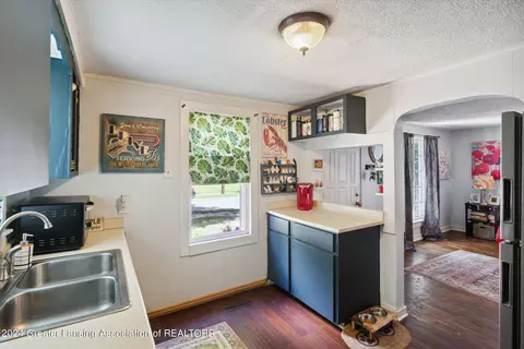 644 E Willard Ave, Lansing, MI 48910 photo 21