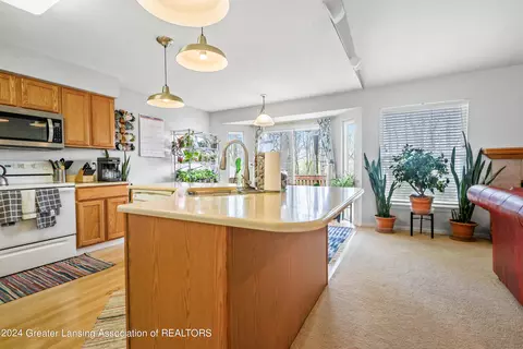 Kitchen - 465 Fox Run Ct, Williamston, MI 48895 photo 1 of 5