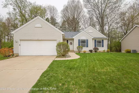 Exterior - 465 Fox Run Ct, Williamston, MI 48895 photo 2 of 7