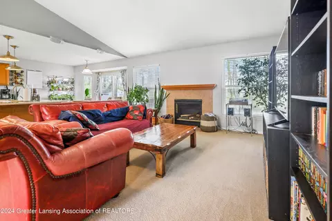 Living - 465 Fox Run Ct, Williamston, MI 48895 photo 2 of 2