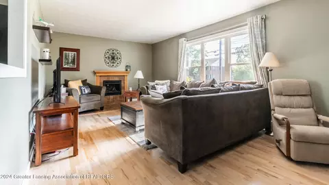Living - 505 Maple, Grand Ledge, MI 48837 photo 2 of 2