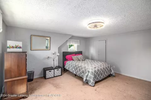 Bedroom - 2131 Bruce Ave, Lansing, MI 48915 photo 4 of 6