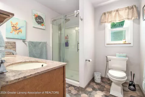 Bath - 2131 Bruce Ave, Lansing, MI 48915 photo 1 of 2