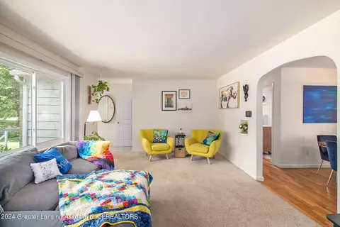 Living - 2131 Bruce Ave, Lansing, MI 48915 photo 2 of 3