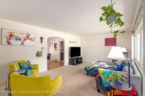 Living - 2131 Bruce Ave, Lansing, MI 48915 photo 1 of 3