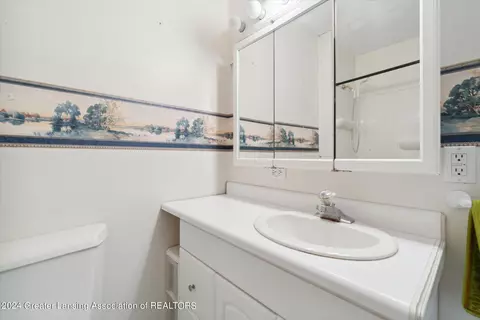 Bath - 4817 E Walker Rd, Saint Johns, MI 48879 photo 1 of 4